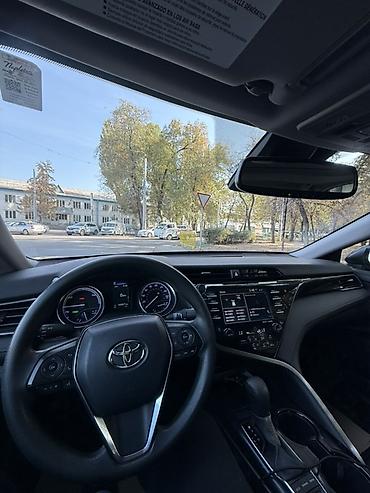 ford taurus: Toyota Camry: 2020 г., 2.5 л, Автомат, Гибрид, Седан — 5