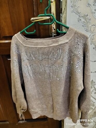 ağ botilyonlar: 1) kofta az geyinilib yeni kimidi 17 manat 27m alınıb razmer 48. - Ön