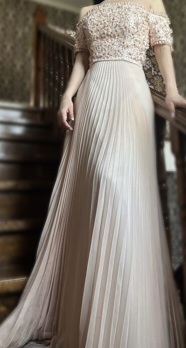 свадебные и вечерние платья: Итальянское платье ручной работы, идеально подойдет для выпускного