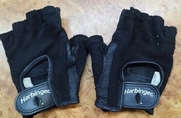 перчатки боксёрские: Продаю перчатки Б/У в отличном состоянии, для занятий фитнесом