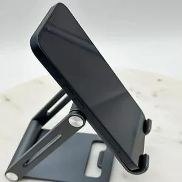 Apple iPhone: Apple iPhone (serija 13/14 – 6.1") u ponoćno plavoj/crnoj boji — 10