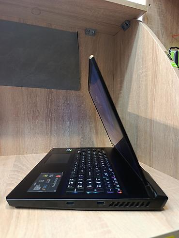 MSI: MSI VECTOR GP76 12UGS — 9