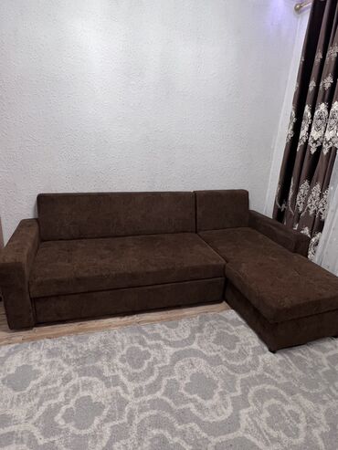 двухярустный диван: Продаю угловой диван . Раскладывается, есть подужки в идеальном