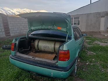 Продажа авто: Volkswagen Passat: 1994 г., 1.8 л, Механика, Газ, Седан — 4