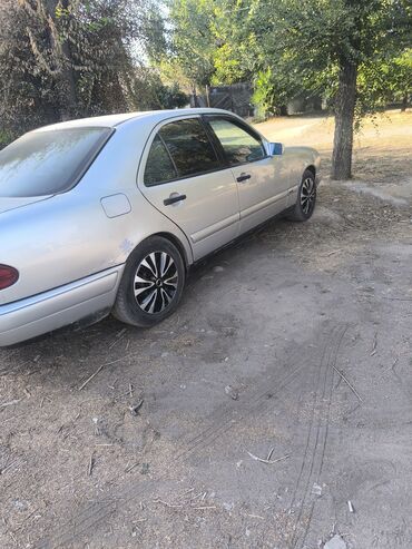 поворотники на виндом: Mercedes-Benz E-Class: 1999 г., 2.2 л, Механика, Дизель, Седан