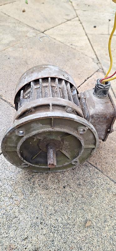 Darvazalar və aksesuarlar: Sachsenwerk Dresden (VEM) elektrik mühərriki - Model: KD 71 1/4 — 2