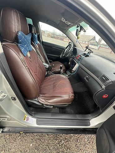 Toyota: Toyota Avensis: 2004 г., 1.8 л, Механика, Бензин, Хэтчбэк — 7