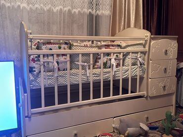 детский манеж с матрасом: Манеж-кровать, Б/у, С комодом, Дерево