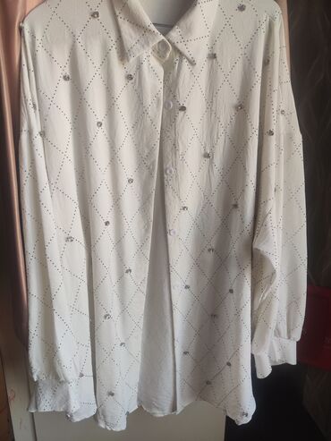 женские офисные юбки: Ağ rəngli uzunqol köynək/bluz - Klassik yaxalıq və ön hissədə düyməli at lalafo.az женские офисные юбки: Ağ rəngli uzunqol köynək/bluz - Klassik yaxalıq və ön hissədə düyməli