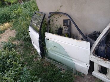 Другие детали кузова: Кузов (голая “капсула”) универсал, белый цвет. Описание: - — 6