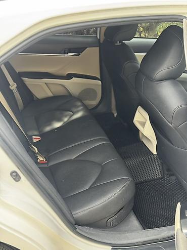 таета платз: Toyota Camry: 2019 г., Гибрид, Седан — 4