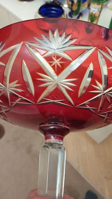 cex qablari: Qırmızı meyvə qabı.Cex xrustal.Bir ədəddiri — 3