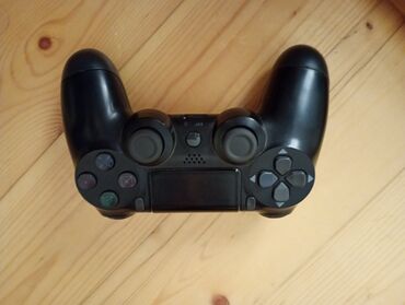 videokart satilir: Salam Ps4 Konsolu satılır kvadrat işləmir 35 Azn