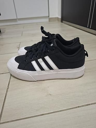bq patike: Adidas patike, veličina 39 1/3 — 3