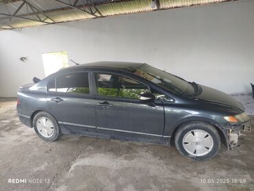 maş: Honda Civic: 1.3 l | 2006 il Sedan