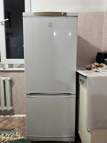 другая бытовая техника: Холодильник Indesit, Б/у, Двухкамерный, 60 * 150 *