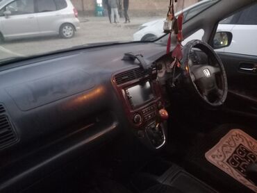 Honda: Honda Stream: 2002 г., 2 л, Типтроник, Бензин, Минивэн — 5