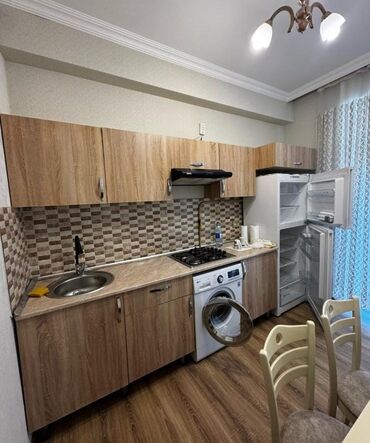 quxna divanı: Metbex mebeli satilir📍yaxsi veziyyetde📍uzerinde qaz ve moyka