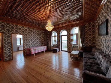 Həyət evləri və villaların satışı: 7 otaqlı, 300 kv. m, Orta təmir — 15