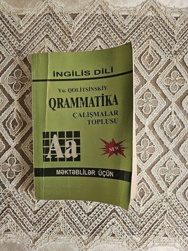 10cu sinif informatika metodik vesait: Yu. Qolitsinskiy tərəfindən yazılmış "İngilis Dili Qrammatika