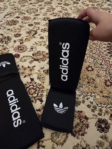 лапы бокс: Накладки/защита голени и подъёма стопы adidas (пара), черные. - Тип — 2