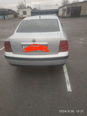 авто через банк: Volkswagen Passat: 1999 г., 1.8 л, Механика, Бензин, Седан