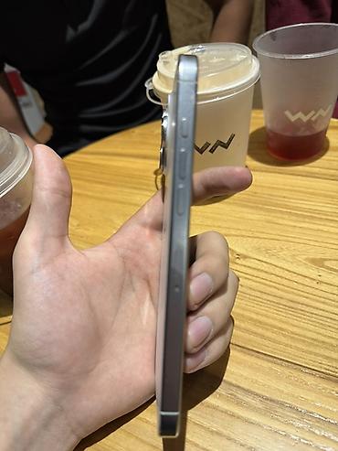 iphone d: IPhone 16 Pro Max, 256 ГБ, цвет белый (серебристый) - Экран меняный — 3