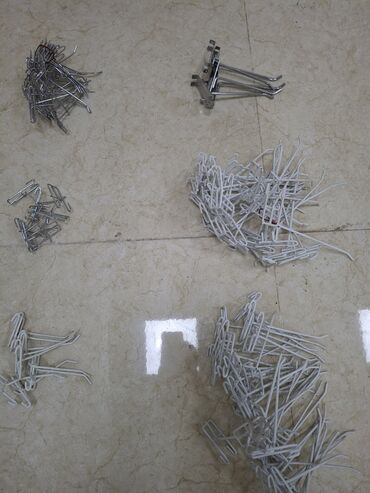 Vitrin üçün aksesuarlar: Salam.setka vitrinlər satılır. 5ədəd 90×180a. 4 ədəd 60×120ə. 3ədəd — 3