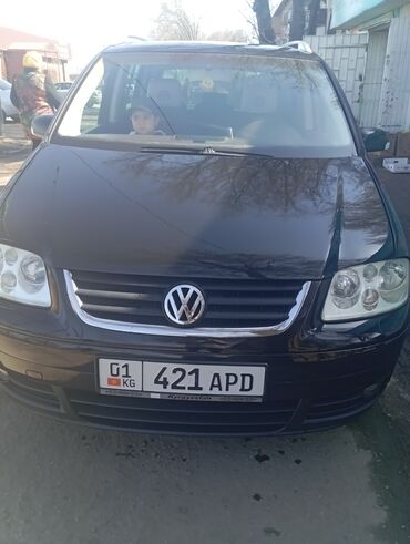 арзан автомат машина: Volkswagen Touran: 2003 г., 1.6 л, Автомат, Бензин, Вэн/Минивэн