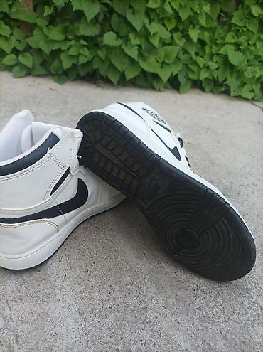 джордан 1: Мужские кроссовки, 37, 40, Nike, Б/у, цвет - Белый, Самовывоз, Платная доставка — 3