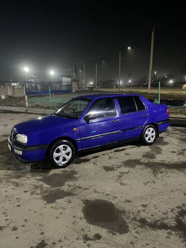 шины 435 50 19 5: Volkswagen Vento: 1993 г., 1.8 л, Механика, Бензин, Седан