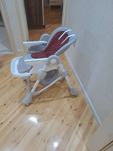 Bir yerinde sokuyu var.umumi olaraq veziyyeti yaxsisi.hem yemek stolu