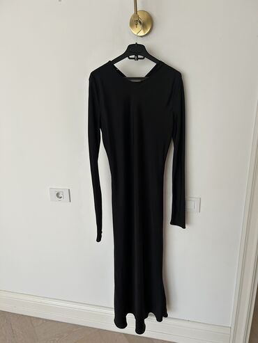 Dəstlər, kostyumlar: В связи с переездом в другую страну продам гардероб набором на размер — 17