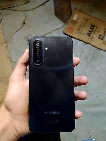 телефон fly fs520 selfie 1: Samsung Galaxy A17, 128 ГБ, цвет - Черный, Две SIM карты — 1