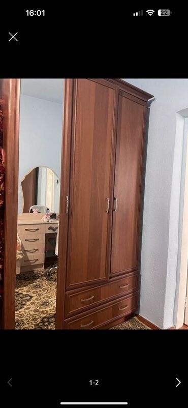 цена шкафа для одежды: Шкаф из дерева коричневого цвета с двумя распашными дверцами и