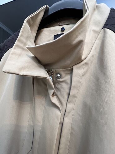 Plaşlar: Plaş kurtka. Koton’dan alinib. Razmer 36. Yeni S razmerdir. Çox az — 10