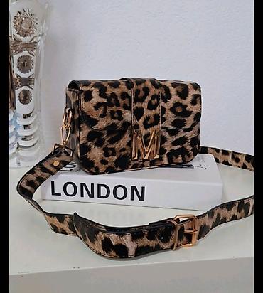 Torbe: Ponovo na stanju u više boja! Cena: 2700 dinara Mini crossbody — 2