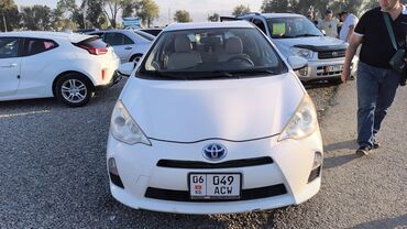 Toyota: Toyota Prius: 2013 г., 1.5 л, Автомат, Гибрид, Хэтчбэк