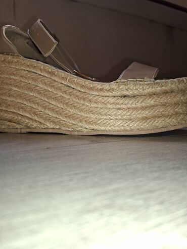 Basanoşka və səndəllər: Ölçü: 40, Yeni — 17