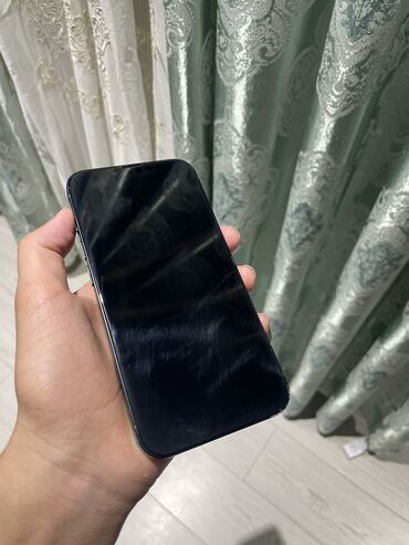 айфон по дешевке: IPhone 13, Б/у, 128 ГБ, 75 %