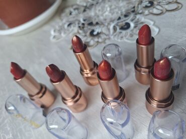 Šminka: Set ruževa za usne – raznovrsni tonovi i finiši - Više različitih — 9