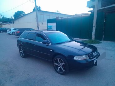 крыло марк 2: Audi A4: 2001 г., 2.4 л, Механика, Бензин, Универсал