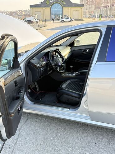 Mercedes-Benz: Mercedes-Benz E 220: 2.2 l | 2011 il Sedan — 13