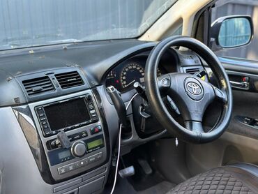 Toyota: Toyota Ipsum: 2002 г., 2.4 л, Автомат, Бензин, Минивэн — 6