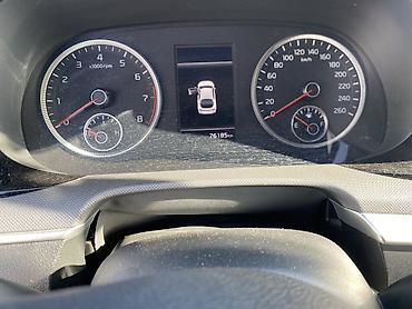 Другие детали салона: Kia K5 — интерьер и оснащение - Центральная консоль с селектором — 3