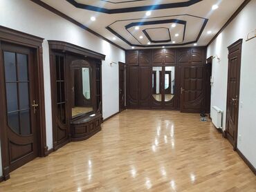 Uzunmüddətli kirayə mənzillər: Nəsimi rayonu, Zabitlər parkı yaxınlığında, “AF Center” binasında 4 — 17