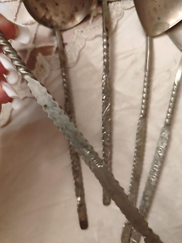 Süfrə ləvazimatları: Metal uzun qulplu qaşıqlar dəsti 5 ədəddir. çatdırılma var - — 4