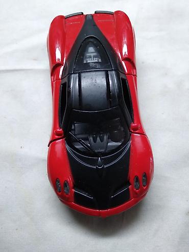 sonic duksevi: Autic sportski oko 1:43(11,5 cm.) Made in China,otvaraju se — 2