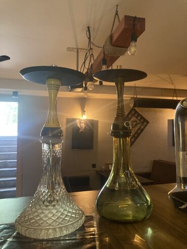 jenşen bitkisini harada tapmag olar: Bu iki qəlyan, müxtəlif dizayn və materiallarla təqdim olunur. Sol