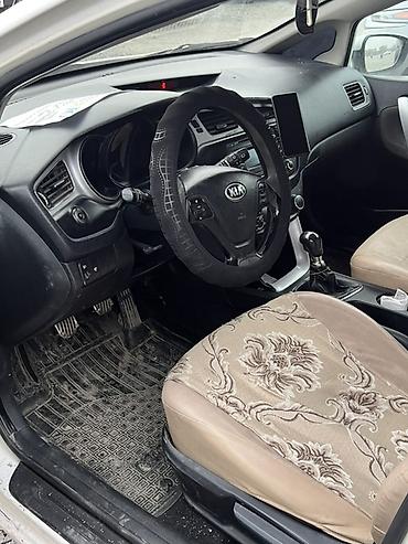 Kia: Kia Ceed: 2014 г., 1.4 л, Механика, Бензин, Универсал — 8